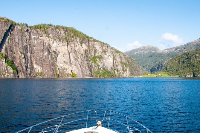 Private Fjord and waterfalls cruise to Modal- Mostraumen - Bergsåa and Modalen Municipality: Waterfalls and Quiet Village Time