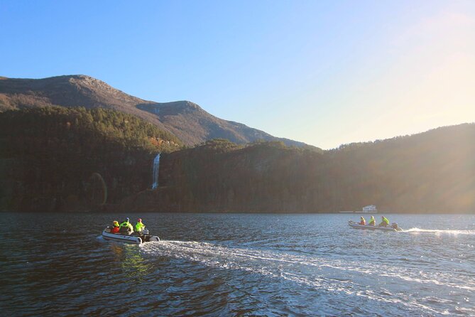 Private Fjordcruise by Luxury Pontoon Boat - Bergen Fjords - Heated comfort on the pontoon boat, plus safety you can feel