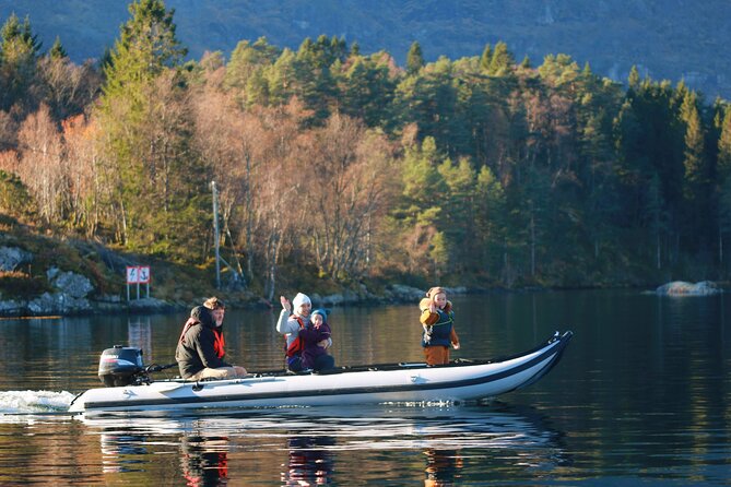 Private Fjordcruise by Luxury Pontoon Boat - Bergen Fjords - Weather and timing: how to plan for a rainy Bergen day