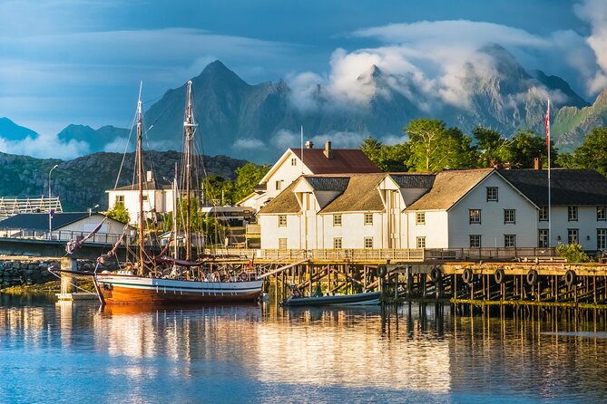 Private Full Day Sightseeing Tour from Svolvær to Å - Skagsanden beach and Hamnøy: short stops with big payoff