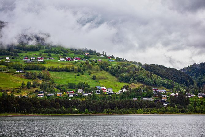 PRIVATE GUIDED TOUR: Highlights of Norway – Trip to the Sognefjord – WINTER - Key things that make this Sognefjord winter tour work