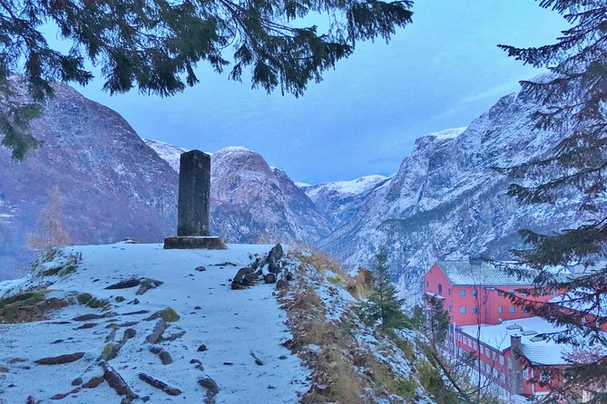 PRIVATE GUIDED TOUR: Highlights of Norway – Trip to the Sognefjord – WINTER - Vossevangen and the quick church-and-cross history moment