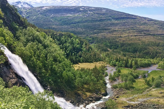 PRIVATE GUIDED TOUR: Queen of the Fjords - tour from Bergen, 6 hours - Omaholmen and rural fjord life, including seasonal fruit