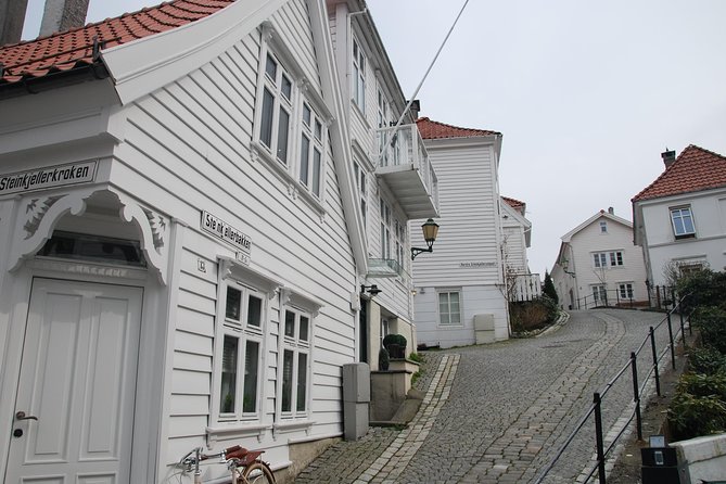 PRIVATE TOUR: Bergen city sightseeing, 5 hours - The 1.5-hour second act: Grieg at Troldhaugen, Fantoft stave church, and Gamlehaugen