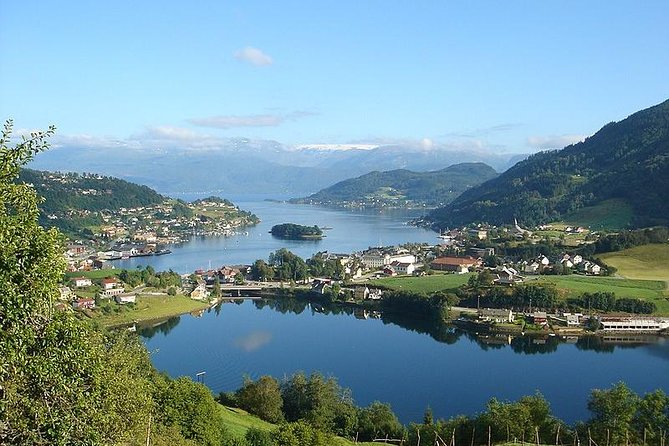 Private tour - Hardangerfjord, Voss Gondola & 4 Great Waterfalls - Hardangerfjord and Hardanger Bridge: the fjord stop that changes the mood