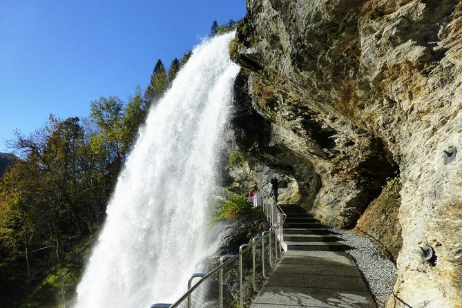 Private tour - Hardangerfjord, Voss Gondola & 4 Great Waterfalls - Vøringsfossen and Skjervsfossen: closer to the water, more spray