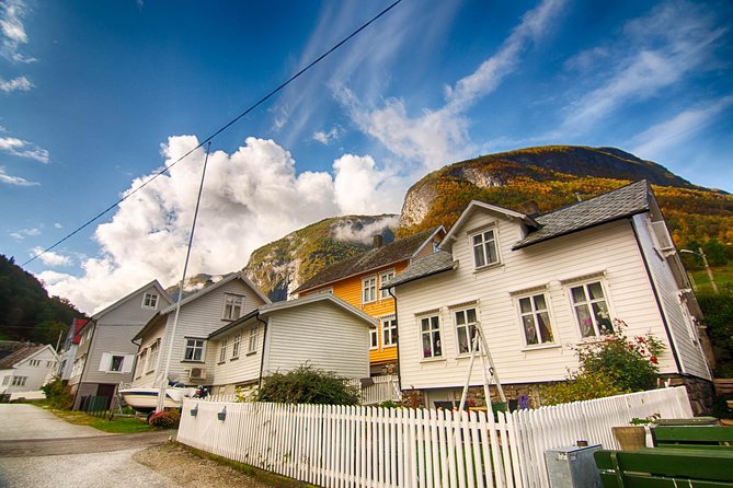 Private tour to Sognefjord and Flåm from Bergen, 24 hr refundable - Flåm arrival: lunch at your pace and time to explore