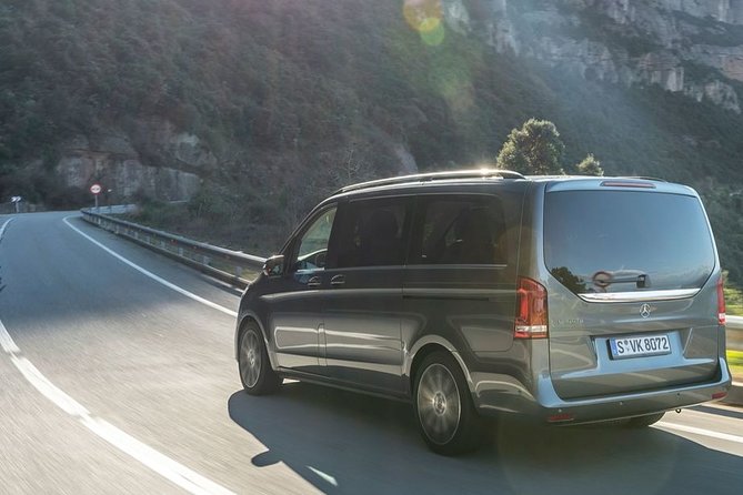 Private Transfer From Bergen Airport to City Centre - English-speaking driver, your first 30 minutes in Bergen gets easier
