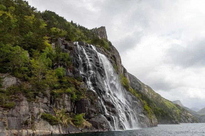 Pulpit Rock Boat Tour in Luxury Cruiser - Pulpit Rock: Your Real Hour on the Iconic Rock