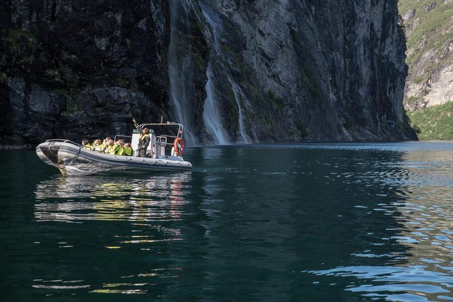 RIB Geiranger - Fjordsafari - Timing, group size, and how that affects your ride