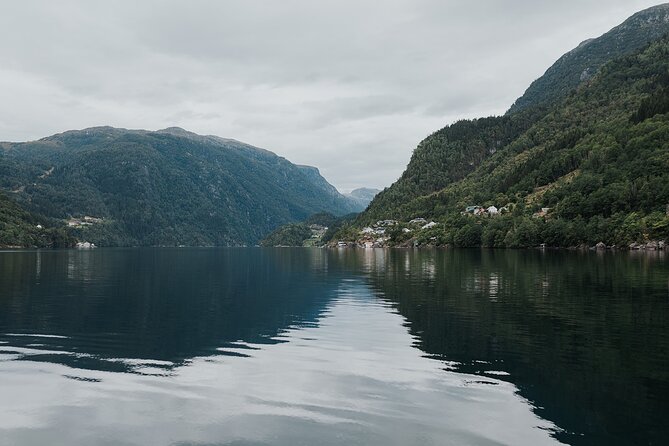 Scenic Hardangerfjord & Fyksesund RIB adventure from Norheimsund - Botnen at the end of the water: old village vibes, short and sweet