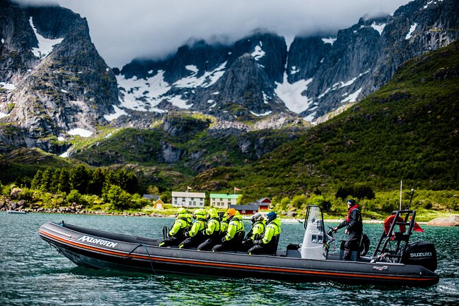Sea Eagle Safari from Svolvær to Trollfjorden - Getting warm the right way: thermal suit, mittens, and goggles