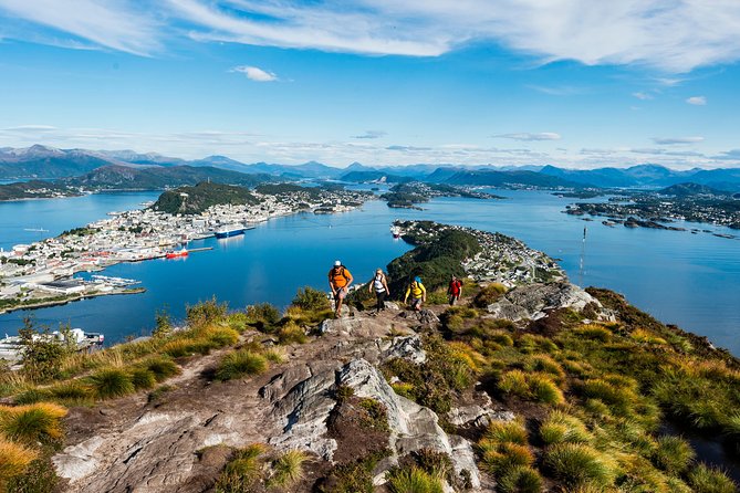 Seakayak And Hike in Ålesund - From Brunholmen to the water: how your day starts