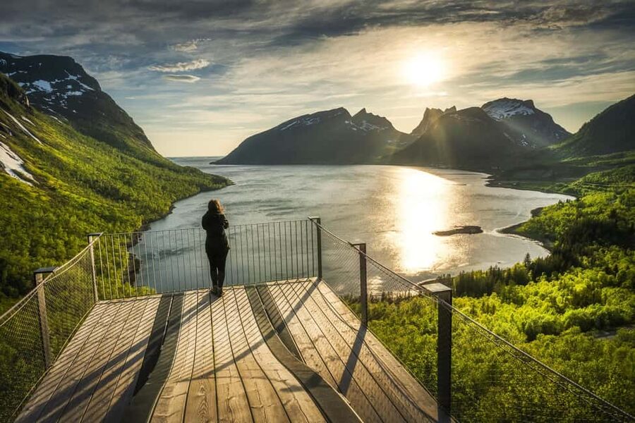 Senja Island: 4x4 Day Tour with Overlanding Senja - Food planning: lunch is not included