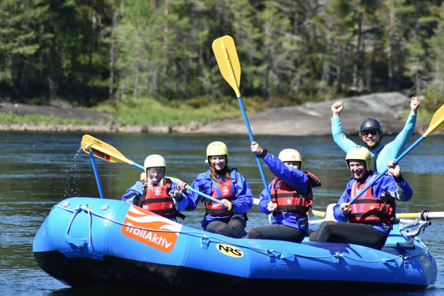 Setesdal, Evje: Family Rafting on the beautiful Otra river - What happens from check-in to first splash
