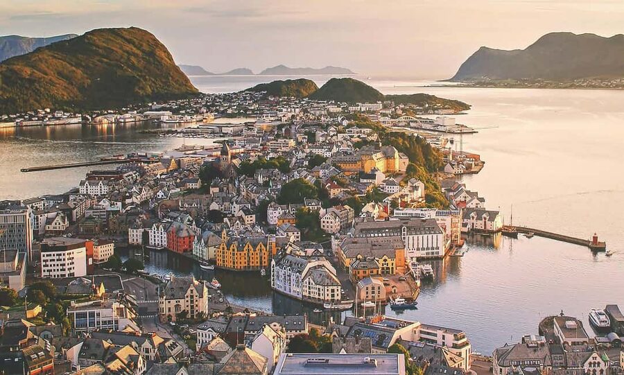 Small Group Tour in Ålesund: Art Nouveau, Sea Views & Insider Tips - Key things I’d prioritize on this Ålesund tour