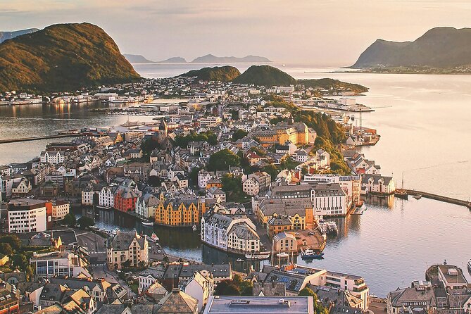 Small-Group Walk in Ålesund: Art Nouveau & Insider Tips - Key highlights you’ll feel right away