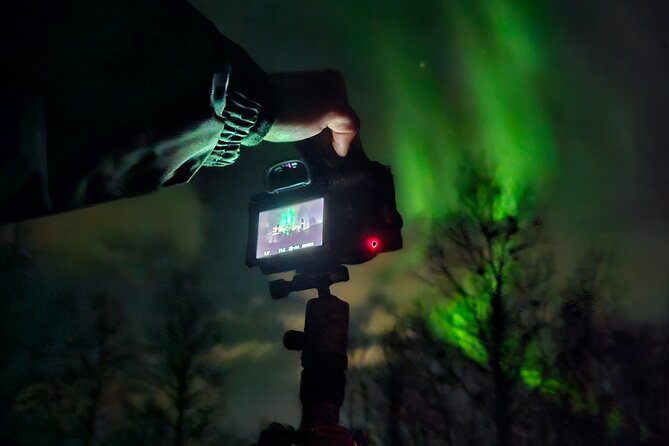 Small Northern Lights Tour Max 8 Guests Pickup and Photography - The Campfire Stop: Why the Warm Break Is Part of the Real Experience