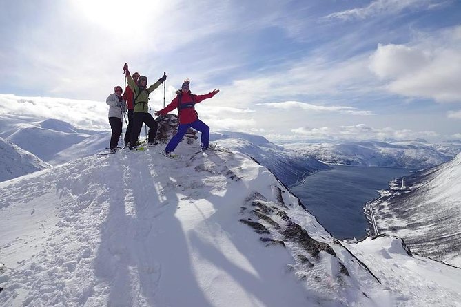 Snowshoe Hill Hike in Tromsø - Gear and snowshoe basics, without the stress of renting
