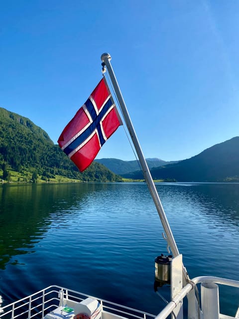 Sogndal: Cozy evening Cruise. Boat tour - A calm evening cruise from Sogndal port