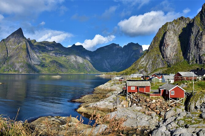 Special Summer Cruise Bus Tour of Lofoten - Reine: the famous fishing village with an artist-viewpoint reputation