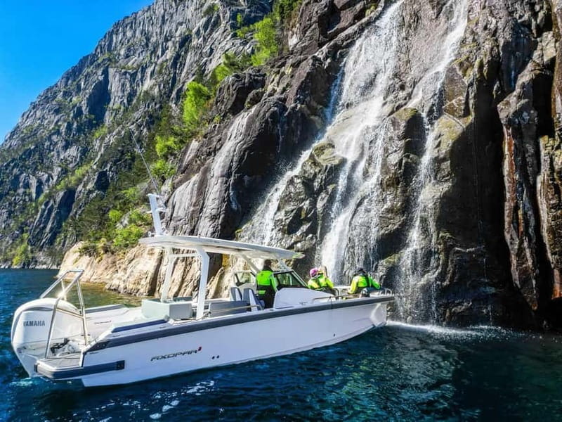 Stavanger: Guided Lysefjord Cruise to Pulpit Rock - From Stavanger harbor to Lysefjord: that fast, fun start