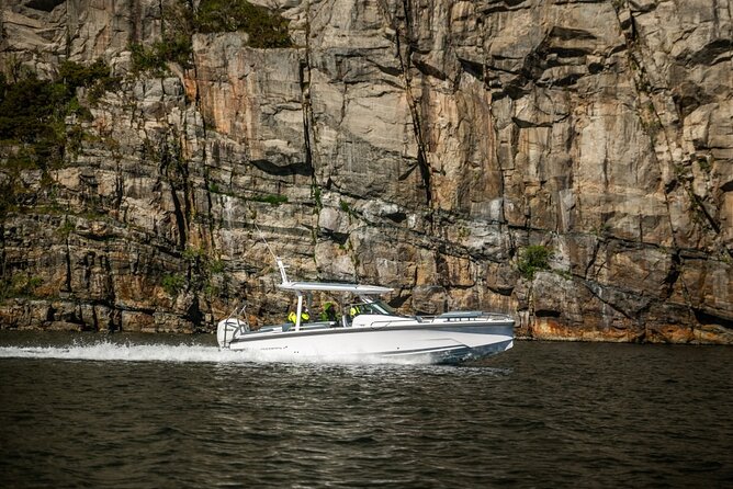 Stavanger: Guided Lysefjord Safari on Speedboat - Lysefjordsenteret AS Break: Snacks and the Speedboat to Minibus Switch