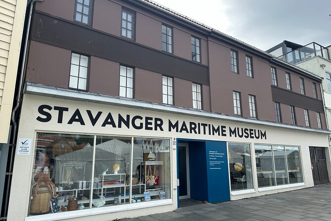 Stavanger's Historic Sites Smartphone App GPS Audio Walking Tour - Stop 2: Sjøfartsmonumentet, sailors then and now