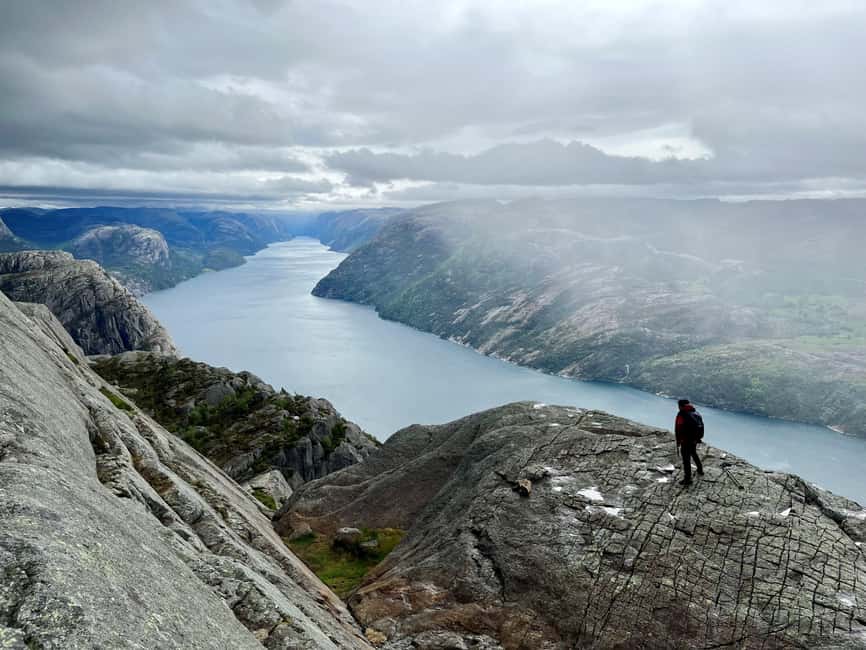 Stavanger/Sandnes: Preikestolen Guided Hidden Nature Hike - From Stavanger and Sandnes to the trail, with a real sense of place