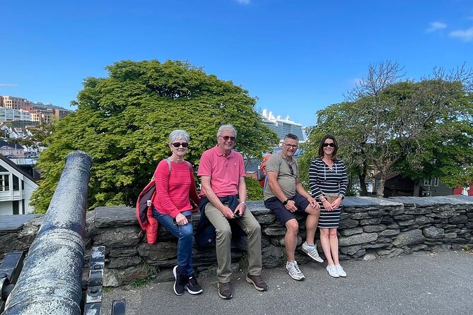 Stavanger Walking Tour: Explore Top Sights & Hidden Gems - Starting Point at the Alexander Kielland Statue, Stavanger Sentrum
