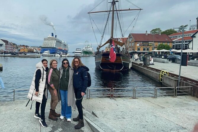 Stavanger Walking Tour: Explore Top Sights & Hidden Gems - Stop 2: Gamle Stavanger, Cobbles and Painted Wooden Houses