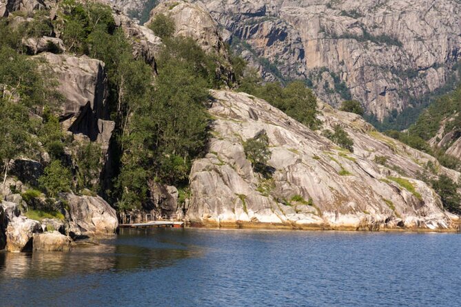 Stavanger: Waterfalls, Caves and Rock Tour By Sea - Wind, Deck Space, Snacks, and the Audio Reality