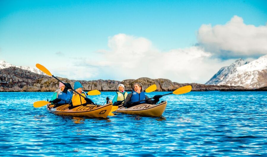 Svolvaer: 2-Hour Winter Kayaking Adventure - The 2-Hour Route: From Calm Water to Svolvaer Shoreline Stories