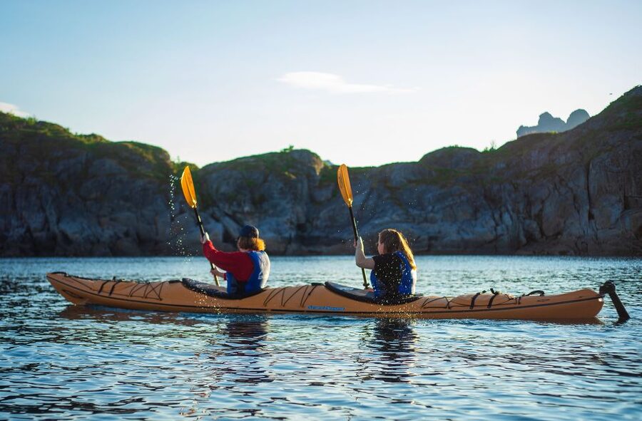 Svolvær: Evening Kayaking Adventure - Why an early-evening kayak session feels right in Lofoten