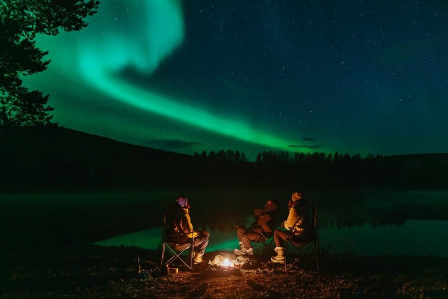 Svolvær: Experience the Magic of the Northern Lights! - Meet Your Northern Lights Expert and the Photo Tutor in One
