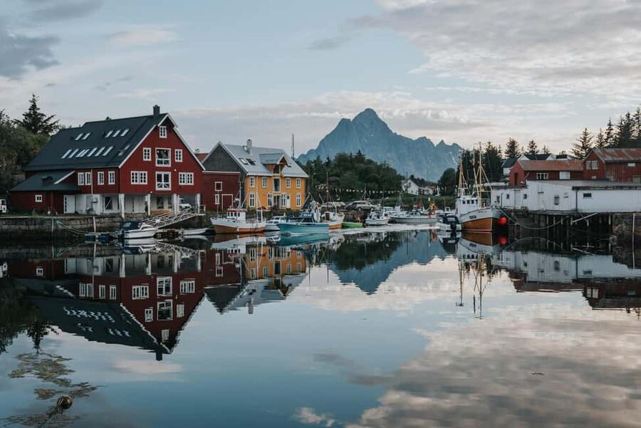 Svolvær: Lofoten Scenic Sightseeing Tour: Half day tour - Getting oriented in Svolvær, pickup to first viewpoint