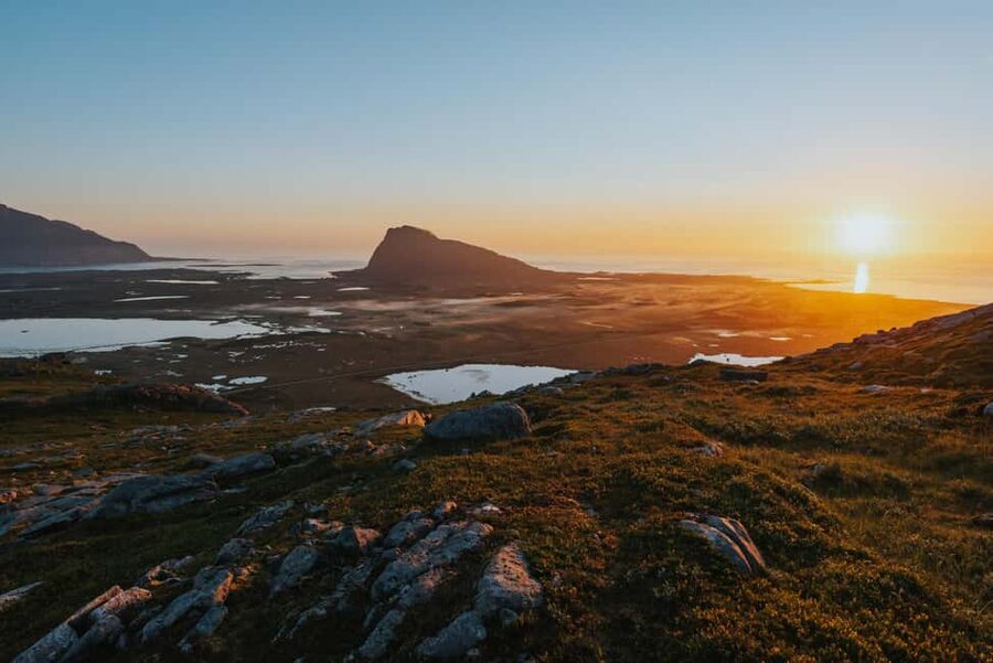 Svolvær: Lofoten Scenic Sightseeing Tour: Half day tour - Gimsøya island views, where the sea steals the show