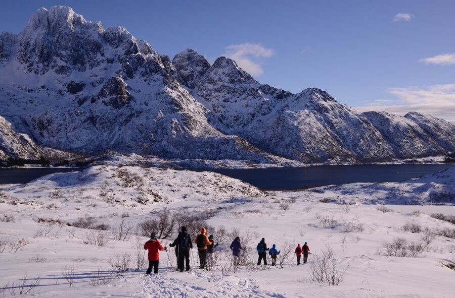 Svolvær: Snowshoe Nature Explorer - Guide Stories, Nature Talk, and Norwegian Culture Moments