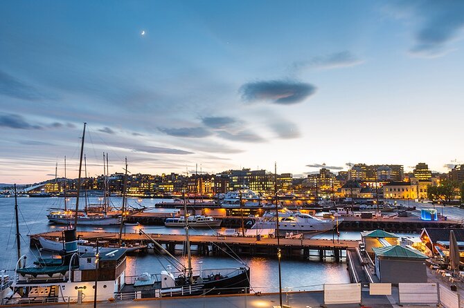 The Essential Oslo Private Walking Tour - The guides: pace, humor, and story level