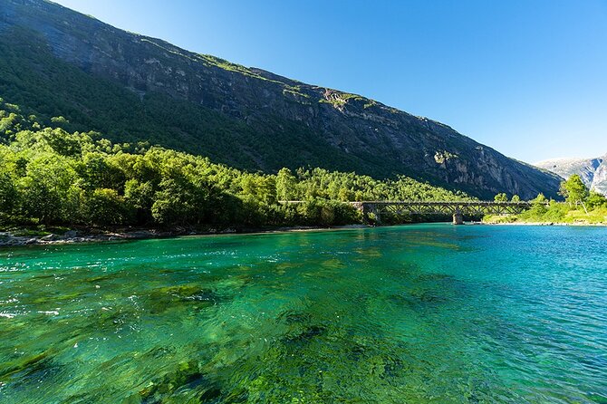 The Golden Train on Rauma Railway in Romsdalen - What to listen for: how the narration changes the ride