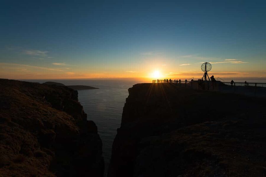 The North Cape Midnight Tour - The drive from Honningsvåg to North Cape, with real photo breaks