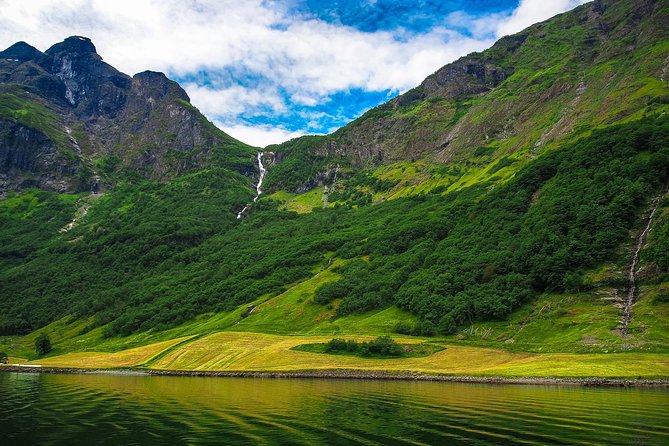 The Scenic Roadtrip, Oslo to Bergen via Flam & the Fjords - What to Pack for Comfort, Cold Views, and Better Photos
