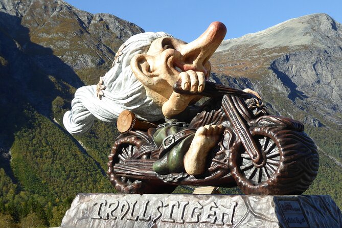 Trollstigen 100% Highlights Fjord to Troll 10 stops 16 seats max - Stop 1: Aksla Mountain for a 360-degree Ålesund intro