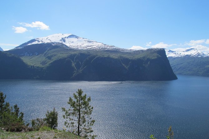 Trollstigen, The Land Of The Trolls - First stops: Kokarsteinen, sea and fjord viewpoints, and the old Rose Church area