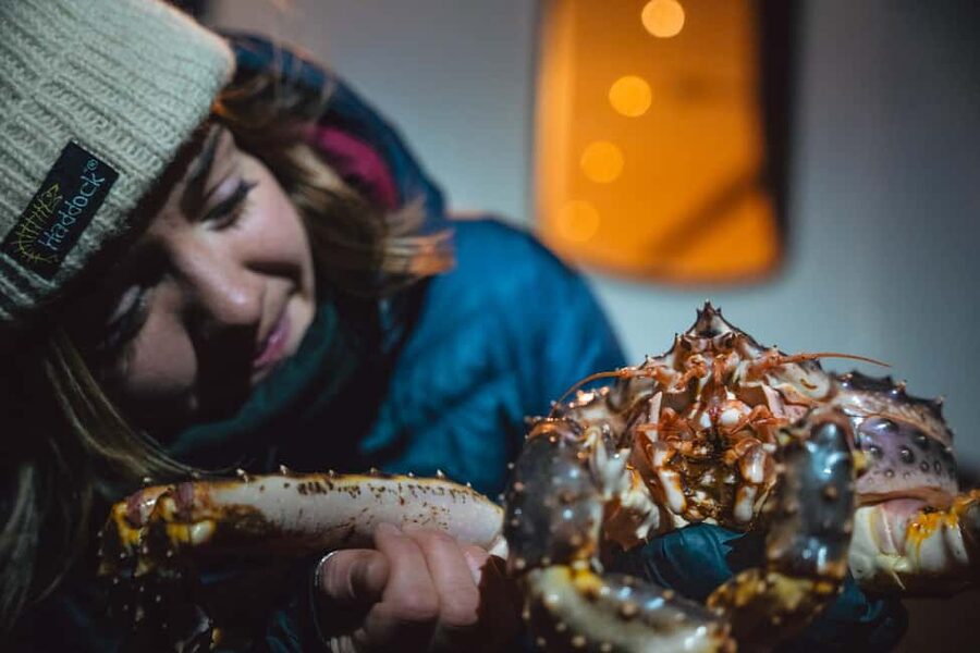 Tromsø: Arctic king crab cruise with self-captured lunch - Lunch on board: red fish soup plus king crab claws you helped catch