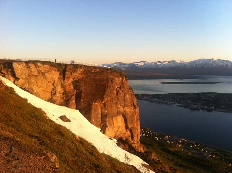 Tromso: Arctic Panorama Cable Car Excursion - Coffee, waffles, and a warm pause in the Arctic cold