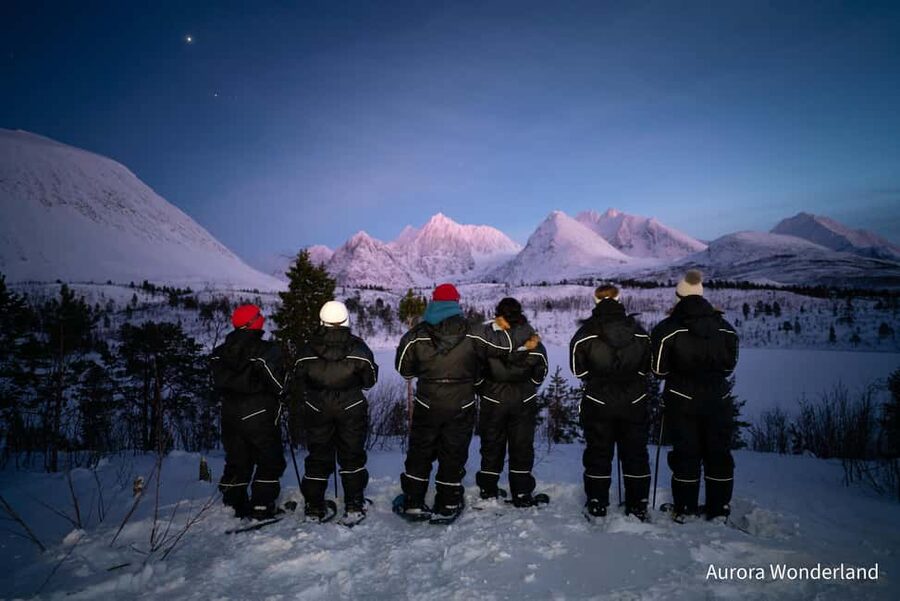 Tromsø: Aurora Crystal Lavvo Experience with Snowshoeing - Meals that actually work for cold weather days