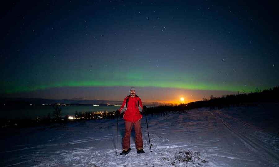 Tromsø: Aurora Crystal Lavvo Experience with Snowshoeing - Northern lights strategy from one dark basecamp