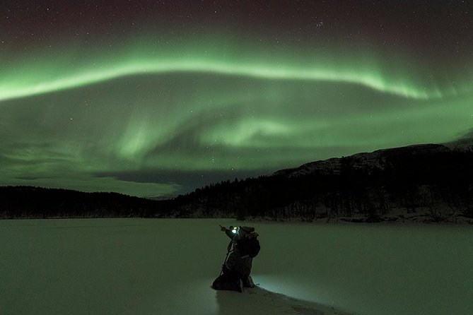 Tromso Aurora Hunt with Bonfire, Soup, Winter Gear & Transfers - Tromsø aurora hunts, but with a real warm-up plan