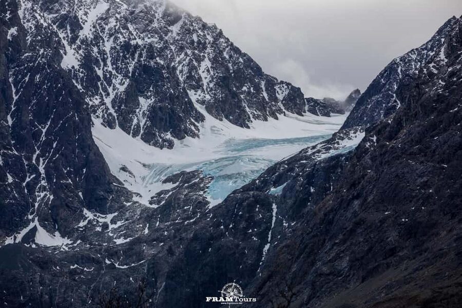 Tromsø: Authentic Lyngen Alps expedition with scenic lunch - The warm lunch stop: comfort plus a view